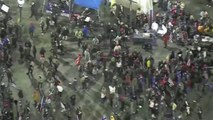 美, 코로나 봉쇄 반대시위 재등장...마스크 소각·단속 거부 선언 / YTN