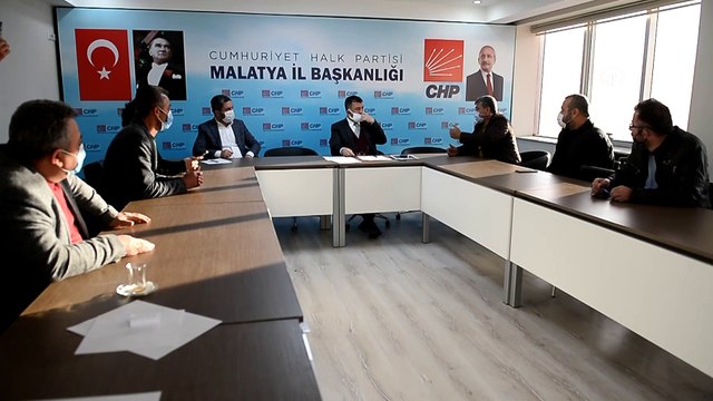 MALATYA - CHP'li Ağbaba, bakkal ve tekel bayisi esnafıyla bir araya geldi