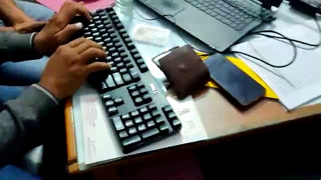 एक लाख जमा दिलाने के बदले 18 हजार रिश्वत लेते दलाल गिरफ्तार