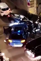 Le rappeur Koba-lad en fuite après avoir grillé un stop en voiture