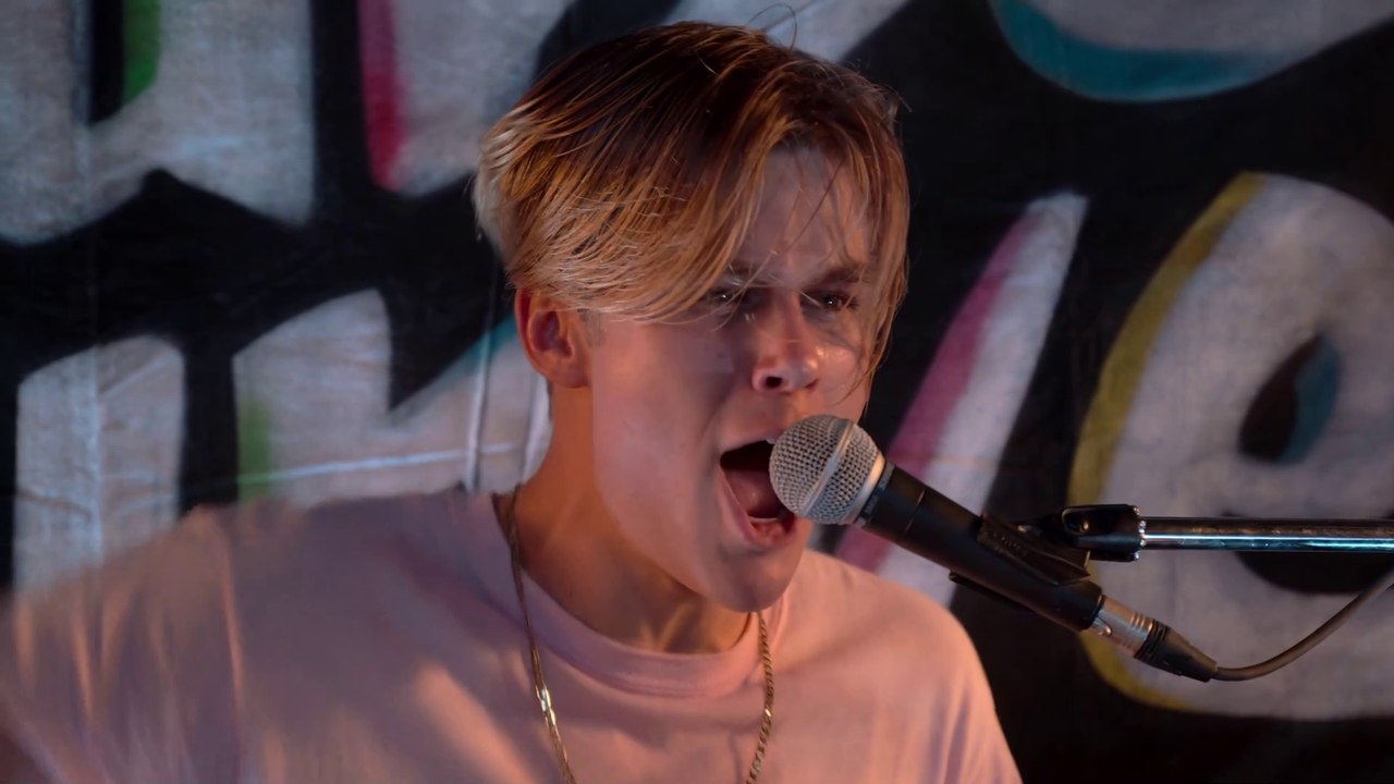 Sunset Curve // Julie and the Phantoms - Now or Never | 4K 60FPS Upscale