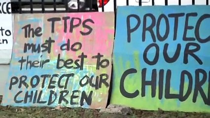 Protesters call out artistes and citizens