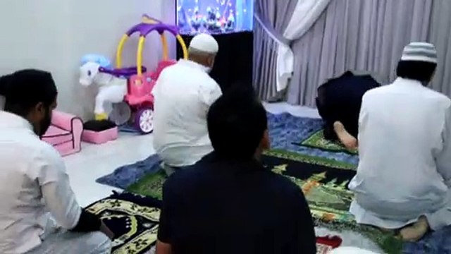 Muslims Encouraged to Break Fast at Home