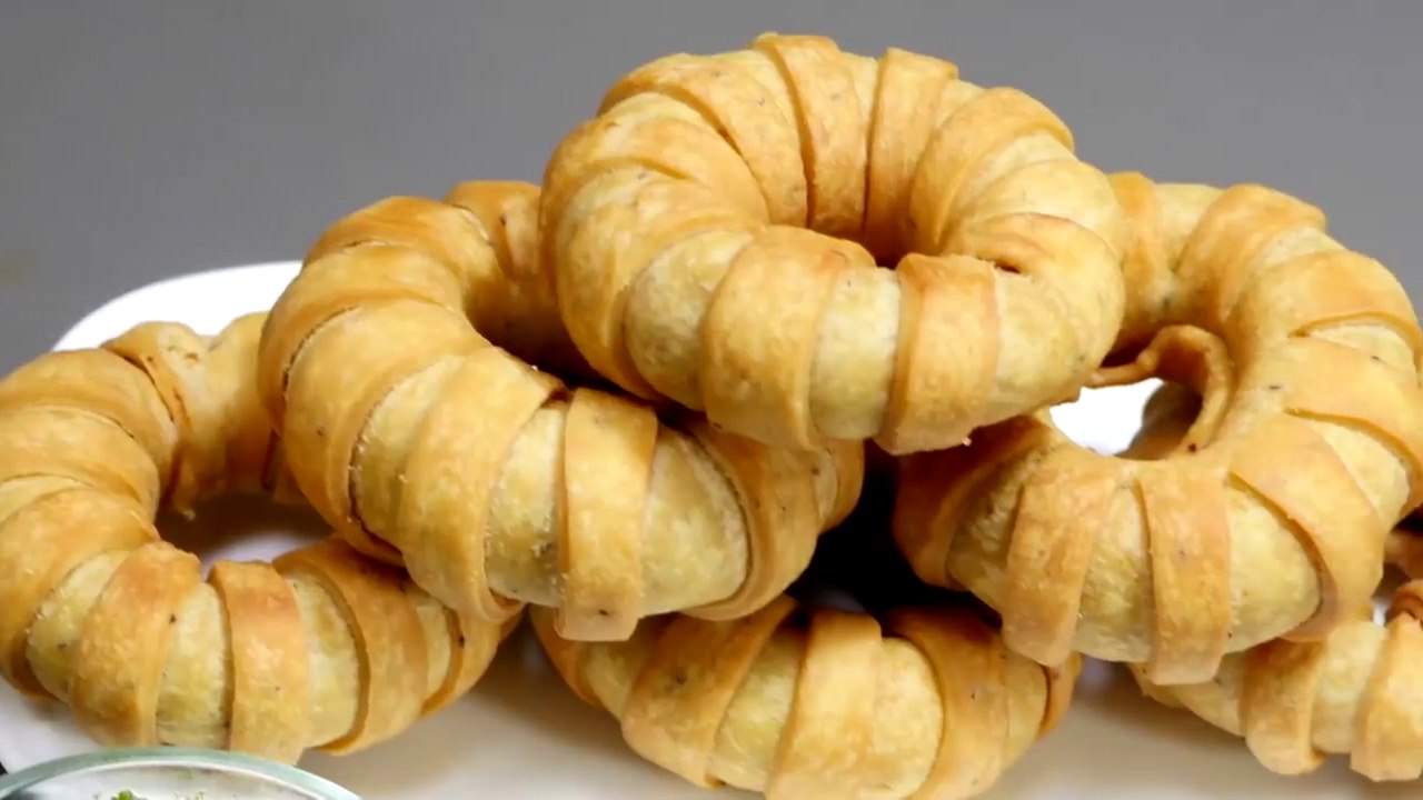 Street Food - Aloo Stuffed Crispy Ring Samosa