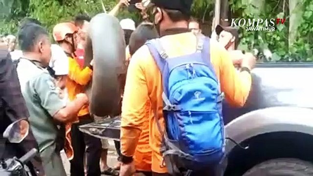 Detik-detik Evakuasi Bocah Terseret Arus Sungai