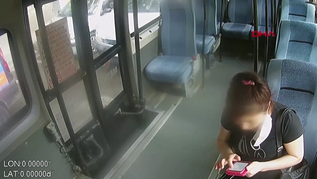 Özbek kadına minibüste korku dolu anlar yaşattı