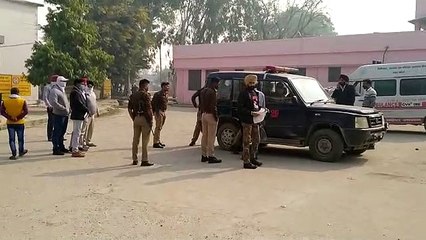 फर्जी क्रॉस केस का मेडिकल कराने आये लोगो को पीड़ित ने पकड़ाया