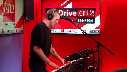 Hervé interprète "Si bien du mal" en live dans #LeDriveRTL2 (23/11/20)