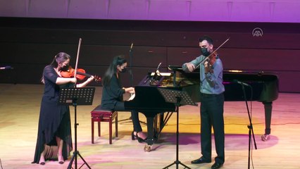 ANKARA - Selçuk: 'Öğrencileri yetiştiren öğretmenleri yetiştirmenin ayrı bir sorumluluğu var'