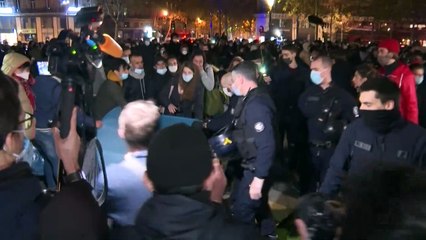 الشرطة الفرنسية تفكك مخيّما للمهاجرين وسط باريس