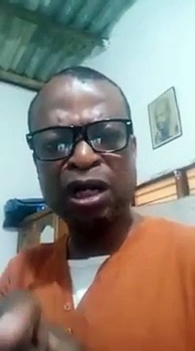 Togo : un jeune diplômé donne son 1er salaire au Pasteur ; le papa révolté (vidéo)