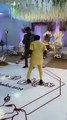 Gohou Michel en pleine démonstration de danse lors d'un mariage