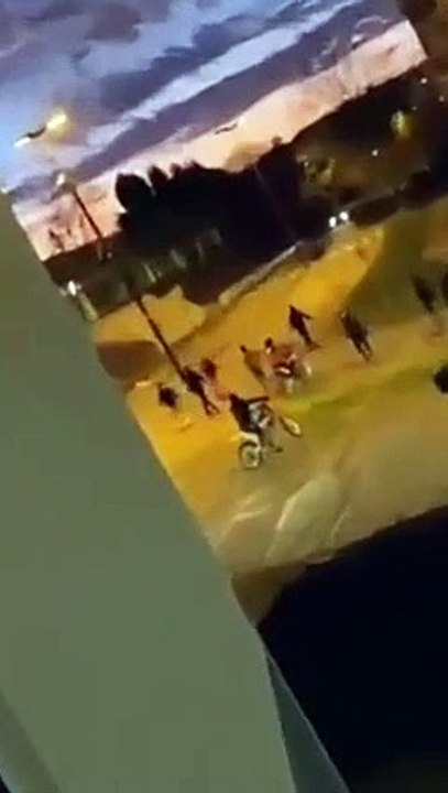 Doubs: Des mâts de vidéosurveillance ont été détruits au moyen d'un engin de chantier volé dans un quartier de Montbéliard - VIDEO