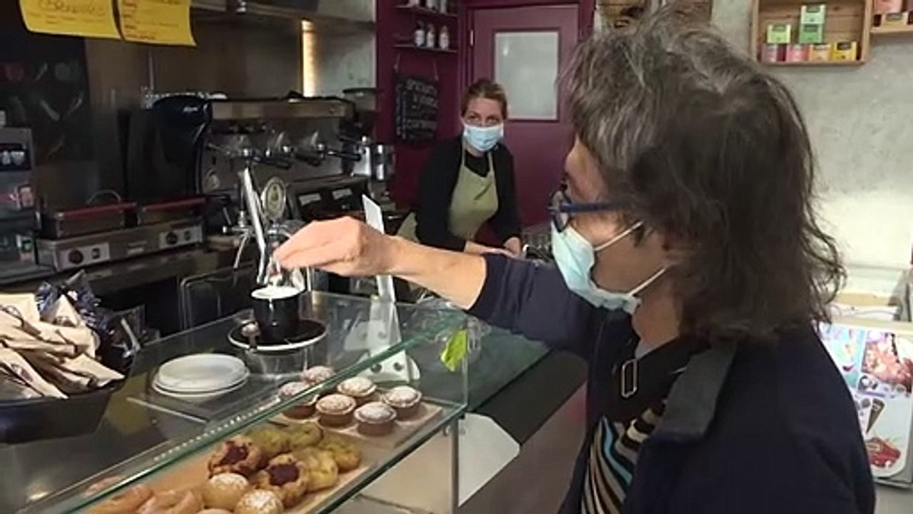 In dieser Bar sind Gespräche über Corona verboten