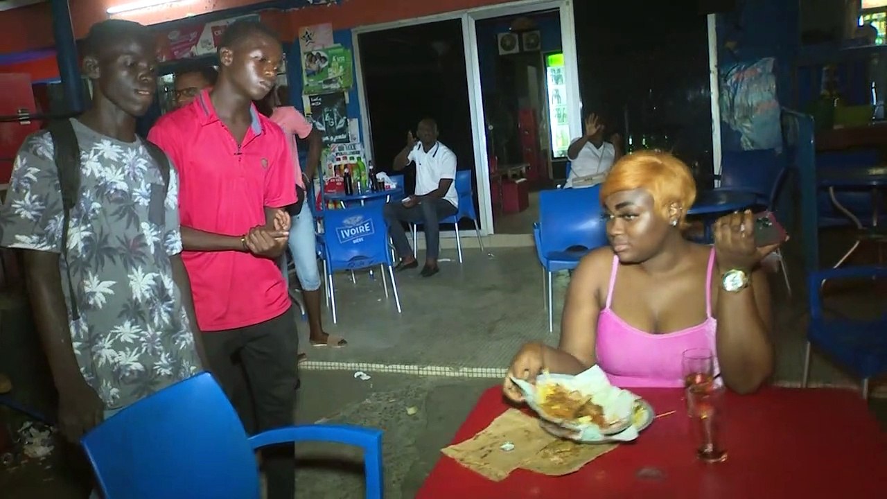 Journée mondiale de l'enfance : Quand l'artiste Nash (Ambassadrice de l'Unicef) se bat au quotidien pour les enfants de la rue à Abidjan.