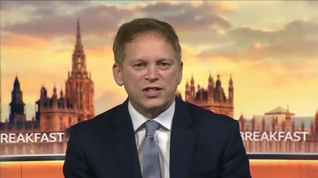 Reino Unido reduce la cuarentena a los viajeros a 5 días a partir del 15 de diciembre