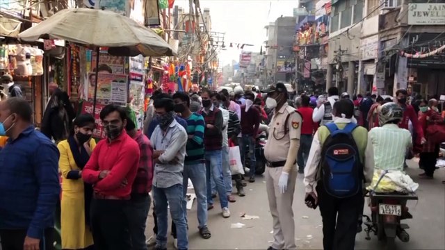 Vaccino Covid, la von der Leyen: Domani firmiamo il contratto con Moderna per 160 milioni di dosi