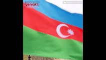 Aliyev ve eşinin camideki hareketi takdir topladı