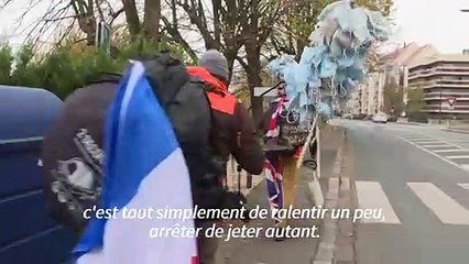 Marseille-Paris à pied en ramassant des masques: l'étonnant défi d'un duo franco-britannique