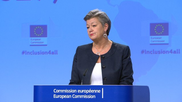 Bruselas estudia si asignar fondos adicionales tras la llegada de migrantes a Canarias