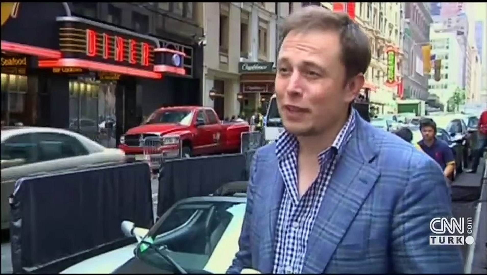 Elon Musk, Bill Gates'i koltuğundan etti | Video