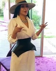 لجين عمران تخطف الأنظار بعقد بثمن صادم