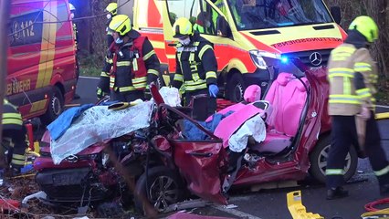 Schwerer Unfall auf Landstraße bei Kremmen-Kuhsiedlung, mehrere Schwerverletzte