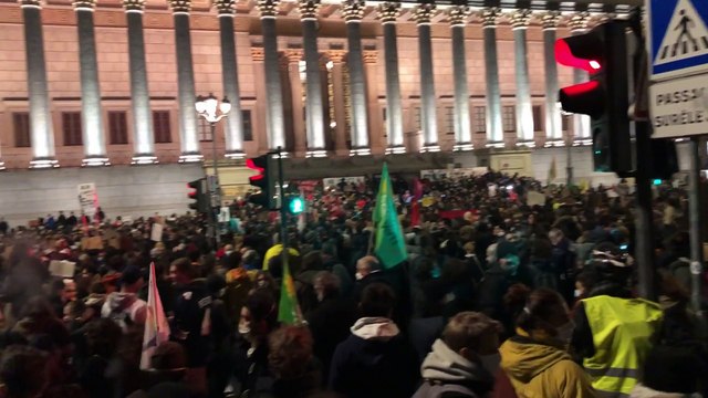 Francia: passa la legge sulla sicurezza globale , proteste di piazza