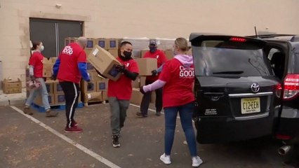 Demand for free food rises in US as nation’s Covid-19 pandemic crisis deepens