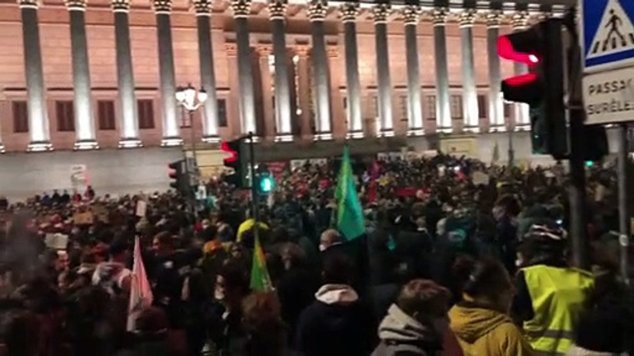 Paris: rabiate räumung befeuert streit um neues sicherheitsgesetz