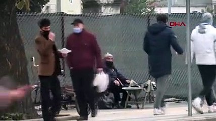 Maske takmayanlara Covid-19 testinin pozitif çıktığını söyledi, adres sordu
