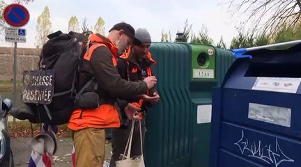 Ils marchent entre Paris et Marseille pour sensibiliser à la pollution sauvage