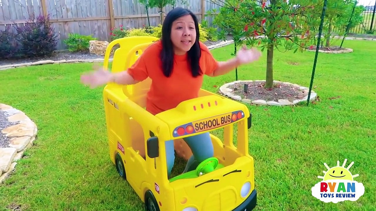 Ryan Pretend Play with School Bus and Sing a song!!!