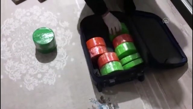 İSTANBUL - Uyuşturucu satıcılarına yönelik operasyon: 14 gözaltı