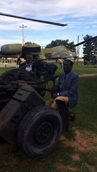 Le Pasteur William Tetteh à bord d'une arme de guerre pour délivrer le Togo