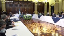 GUATEMALA | La mesa de diálogo y la marcha atrás en el Presupuesto no resueven la crisis política