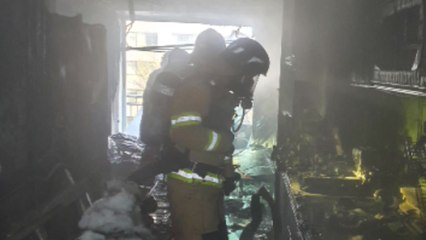 자신의 아파트에 불지른 20대 여성 붙잡혀...주민 4명 연기흡입 / YTN