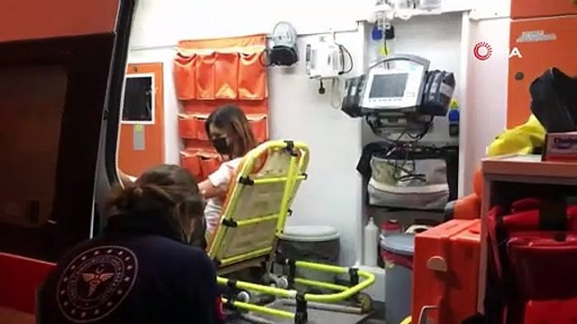 Kısıtlamada otomobili vermeyen abisini ve yengesini bıçakladı