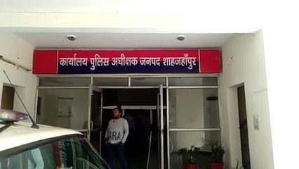 गन्ने से भरी ट्रैक्टर ट्राली को बदमाश छीन कर ले गये