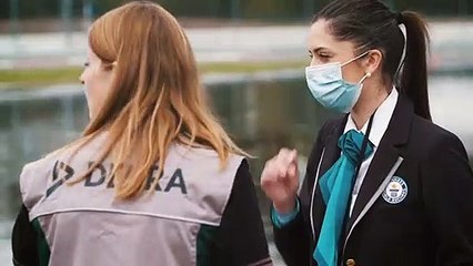 Le Porsche Taycan électrique réalise un Marathon de drift sur un anneau de 200 mètres