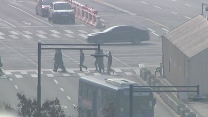 [날씨] 추위 누그러지자 미세먼지...영동 오후부터 비·눈 / YTN