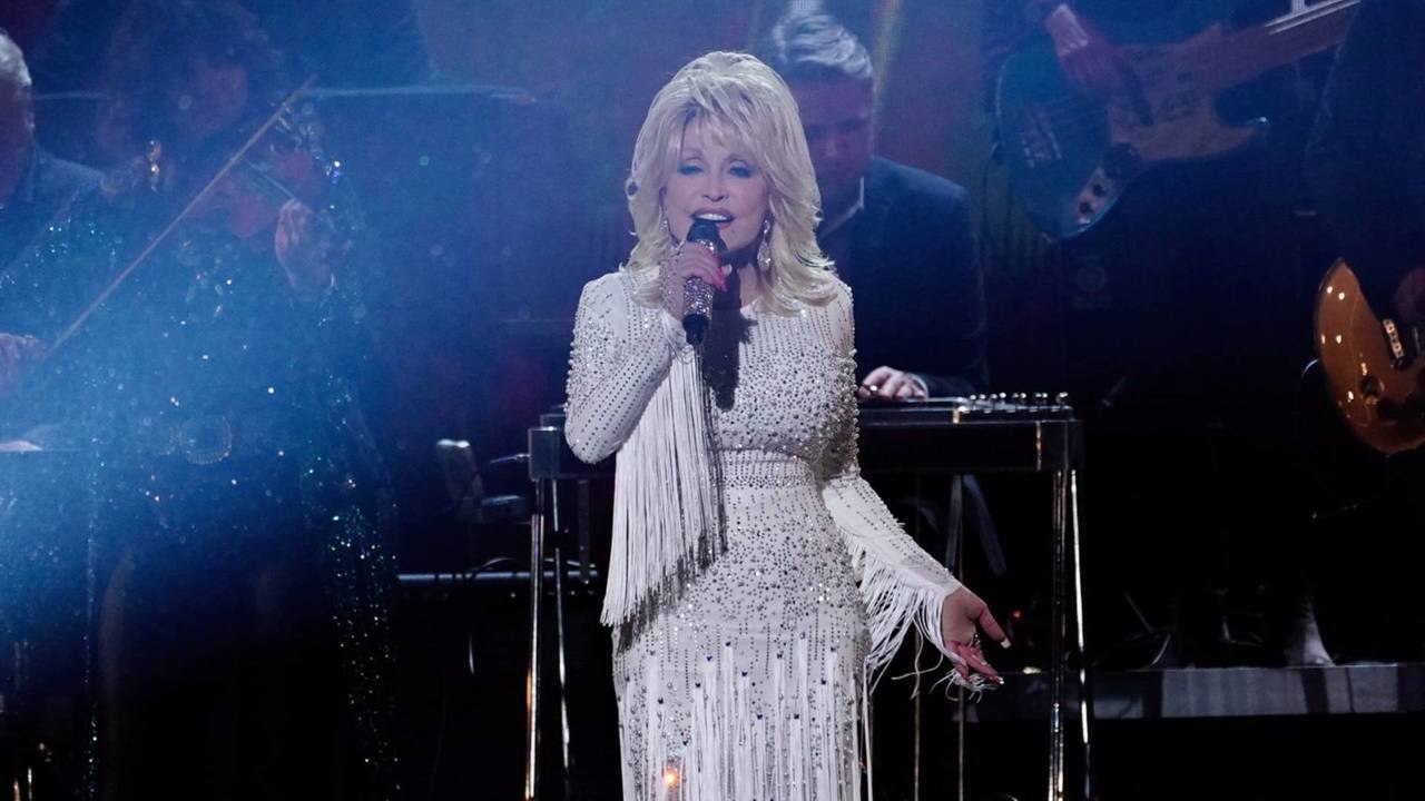 Dolly Parton Launches Line of Virtual Holiday Cards