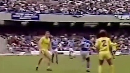 Las MEJORES JUGADAS del crack MARADONA. Descansa en paz!