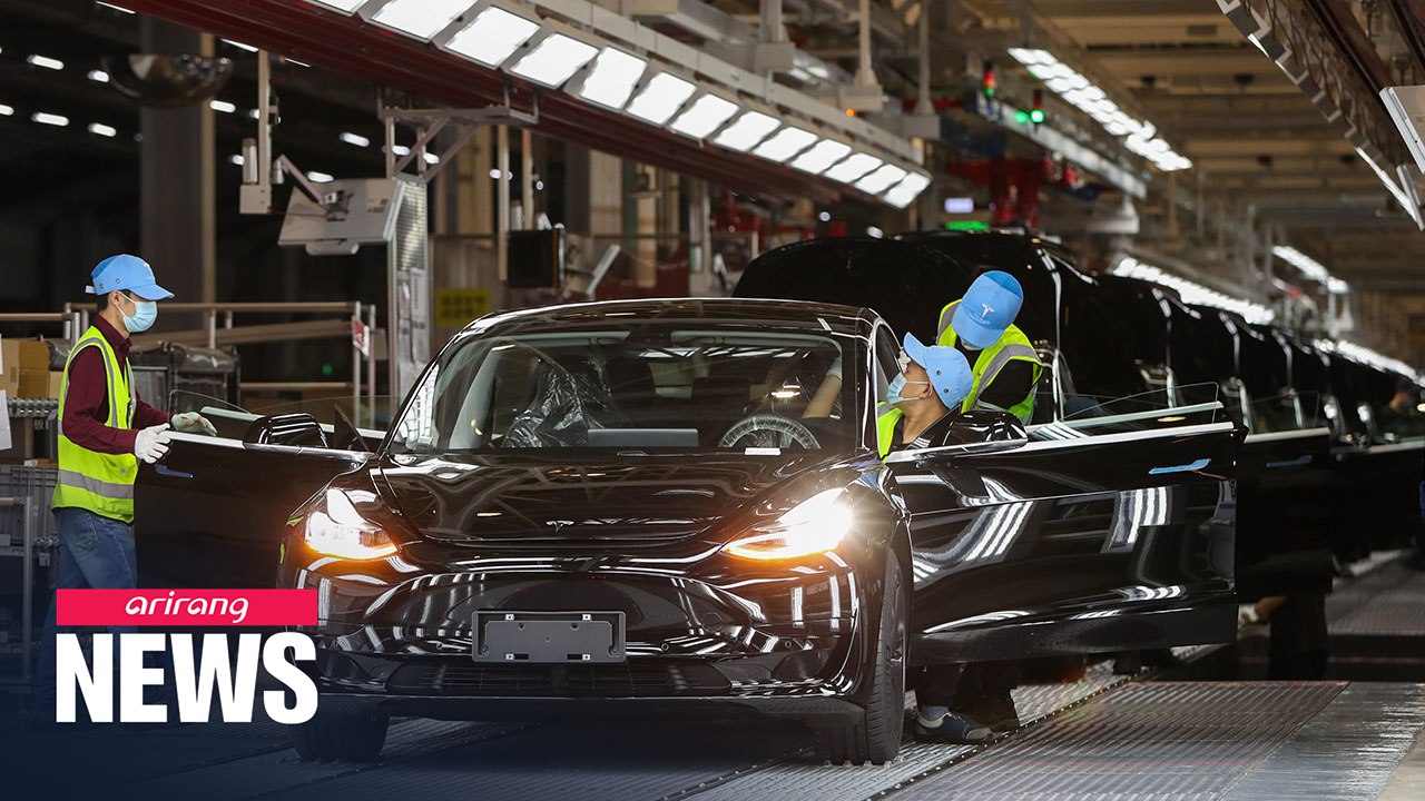 Tesla recalls 9,500 Model X and Model Y cars over roof, bolt issues