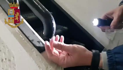 Cagliari - Eroina nascosta in ringhiera scale blitz a Sant'Elia (25.11.20)