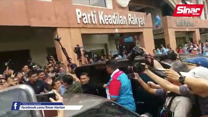 Polis Tahan Ahli Pkr