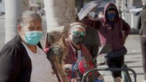 Obsequiar comida, el propósito de vendedores ambulantes mexicanos acorralados por la pandemia