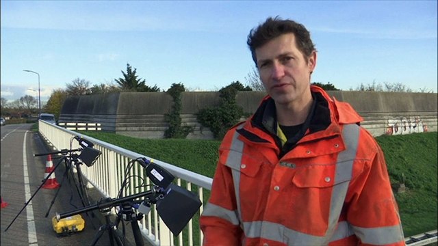 New cameras to catch drivers who use their mobile phones