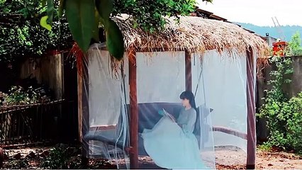 ¿Cómo se ve un columpio que puede dar sombra y bloquear la lluvia? Mírate con un sofá cama de madera