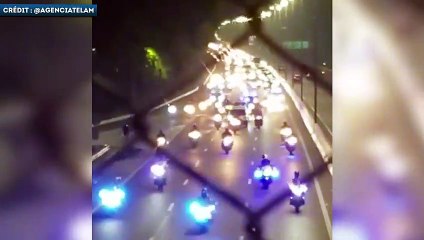 L'impressionnant cortège de voitures accompagnant le cercueil de Maradona